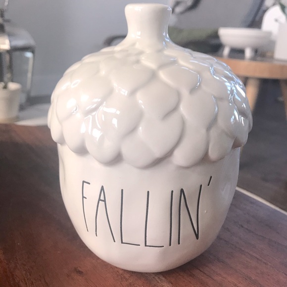 RAE DUNN Acorn - Picture 1 of 2